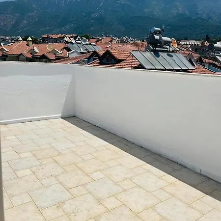 Hidden Gems 2 Bedroom דירה *