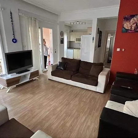 Hidden Gems 2 Bedroom דירה *