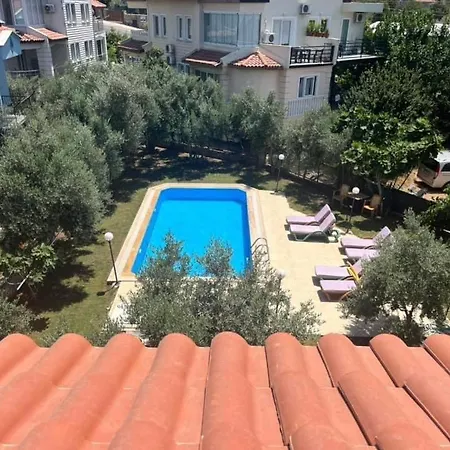 Hidden Gems 2 Bedroom דירה *